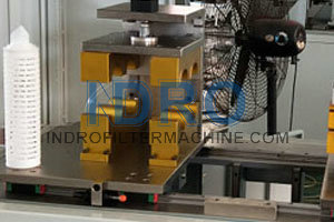 Peut-on utiliser des machines de filtration INDRO pour fabriquer des cartouches filtrantes plissées en PES, nylon, PVDF, fibre de verre?